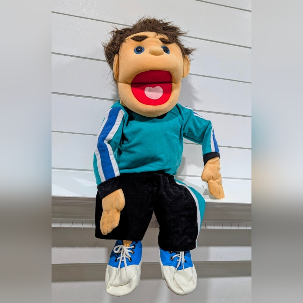 Vintage Puppet With Removable Legs - Picture 4 of 11